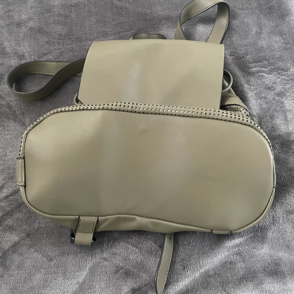 Green Draw String Leather backpack - Picture 9 of 10